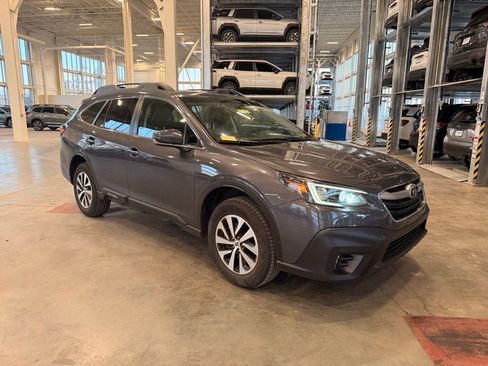 Used 2022 Subaru Outback Premium image 1