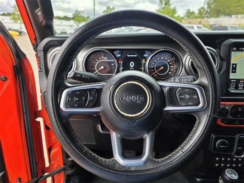 Used 2019 Jeep Wrangler Unlimited Sahara w/ Uconnect 4C Nav & Sound Group image 24