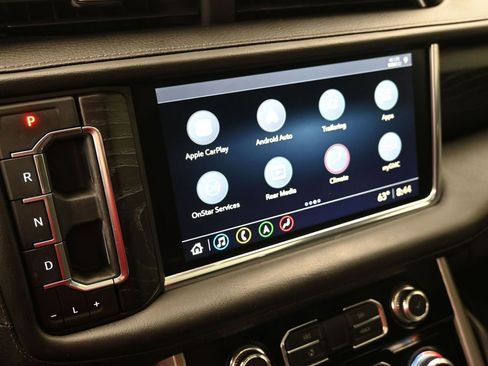 Used 2021 GMC Yukon XL Denali w/ Denali Premium Package image 25