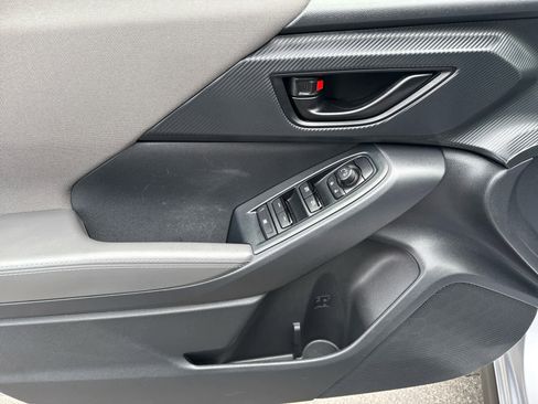 Used 2024 Subaru Crosstrek 2.0i Premium image 10