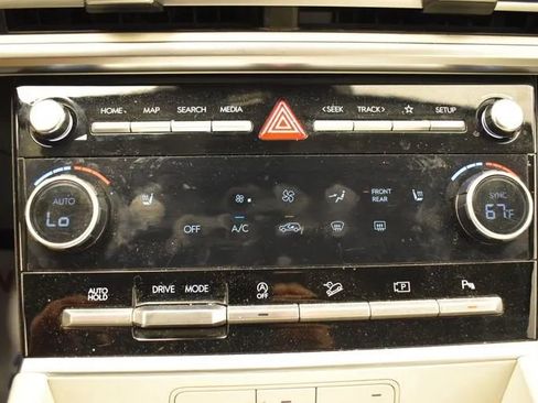 Used 2025 Hyundai Santa Fe SEL FWD image 33
