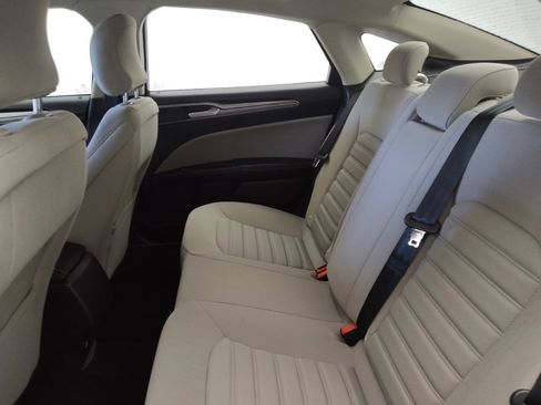 Used 2018 Ford Fusion S image 18