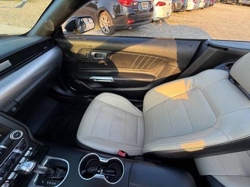 Used 2018 Ford Mustang Premium RWD image 21