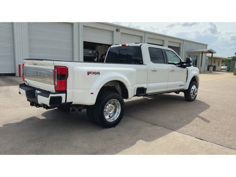 Used 2026 Ford F450 Platinum w/ Platinum Plus Package AWD/4WD image 8