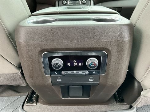 Used 2022 Chevrolet Tahoe Z71 w/ Luxury Package image 30