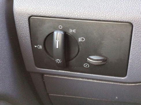 Used 2011 Ford Transit Connect XLT image 26