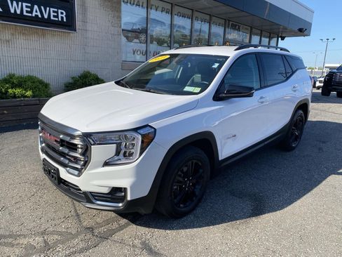 Used 2023 GMC Terrain AT4 AWD/4WD image 2