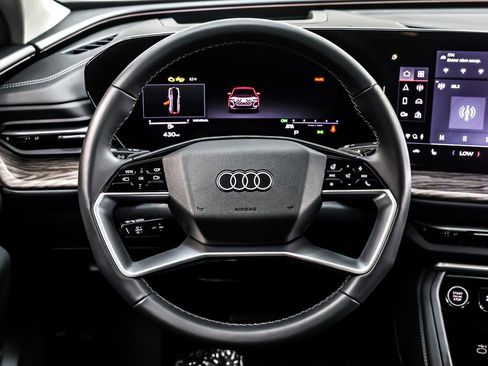 Used 2025 Audi Q5 Premium Plus w/ Premium Plus image 18