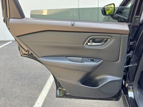 Used 2021 Nissan Rogue SV w/ Premium Package FWD image 38