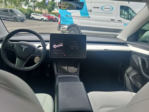 Used 2021 Tesla Model 3 Long Range image 10