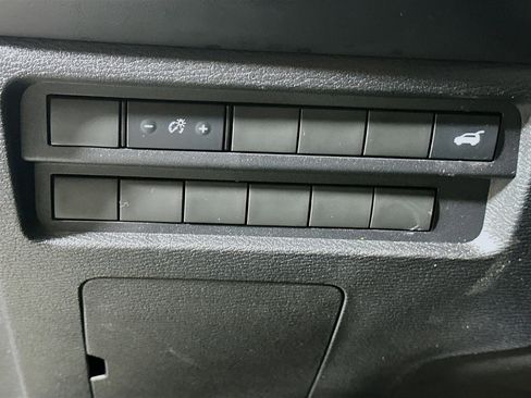 Used 2024 Mitsubishi Outlander SE Black Edition image 17