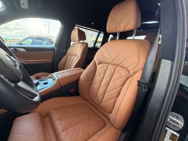 Used 2026 BMW X7 xDrive40i w/ M Sport Package AWD/4WD image 16