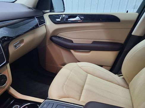 Used 2016 Mercedes-Benz GLE 350 GLE 350 4MATIC Sport Utility 4 w/ Premium Package image 25