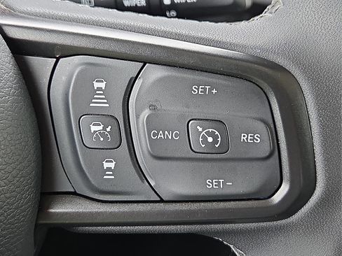 Used 2025 Jeep Wrangler Unlimited Sport AWD/4WD image 19