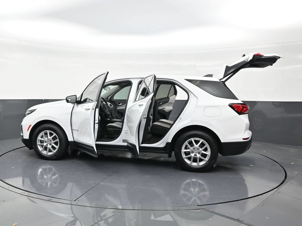 Used 2022 Chevrolet Equinox LS FWD image 27