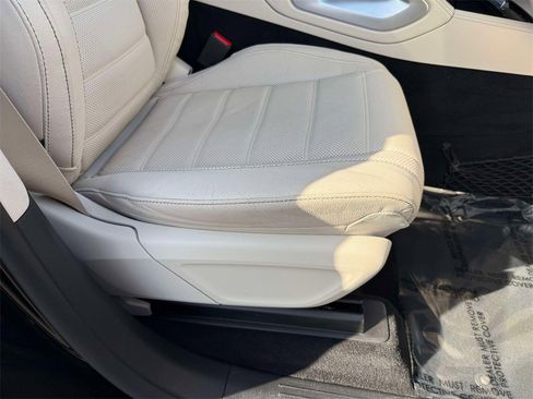 Used 2021 Mercedes-Benz GLS 450 4MATIC image 15