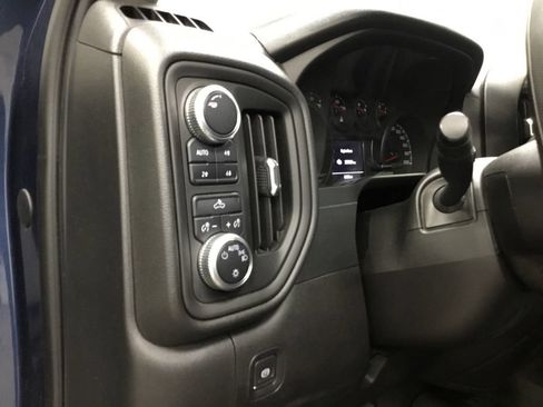 Used 2019 GMC Sierra 1500 4x4 Crew Cab w/ Convenience Package image 8