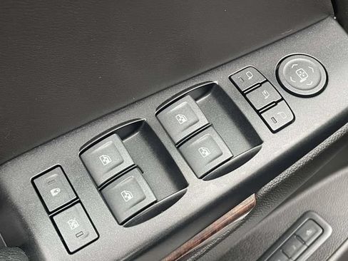 Used 2019 GMC Yukon XL SLT w/ Open Road Package AWD/4WD image 16
