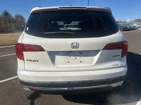 Used 2017 Honda Pilot Touring image 6