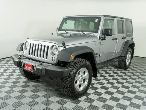 Used 2017 Jeep Wrangler Unlimited Sport w/ Quick Order Package 24S AWD/4WD image 3