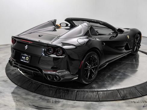 Used 2022 Ferrari 812 GTS RWD image 23