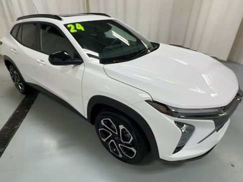 Used 2024 Chevrolet Trax RS w/ Sunroof Package image 1