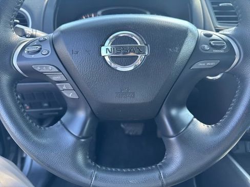 Used 2019 Nissan Pathfinder SV FWD image 31