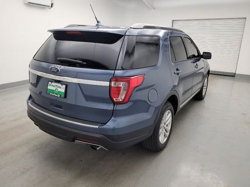 Used 2018 Ford Explorer XLT w/ Equipment Group 202A AWD/4WD image 9