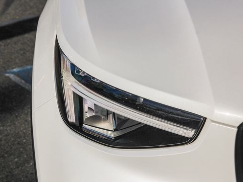 Used 2025 Volvo XC40 B5 Plus image 11