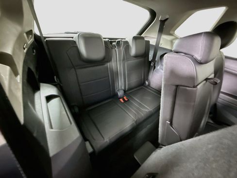 Used 2019 Volkswagen Tiguan SEL AWD/4WD image 43