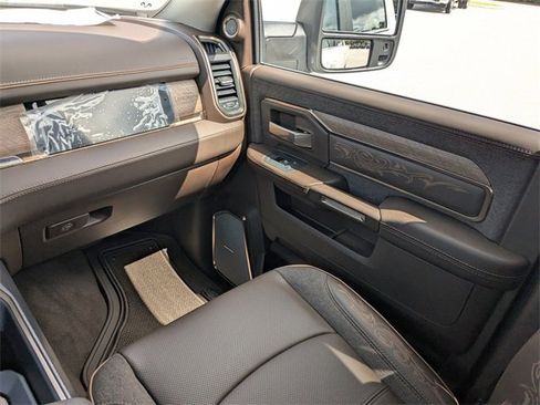 New 2026 RAM 2500 Limited image 17