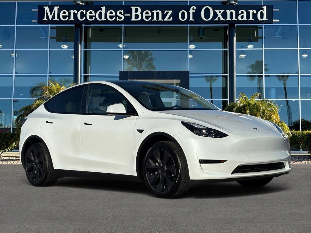 Used 2025 Tesla Model Y Long Range AWD/4WD image 2