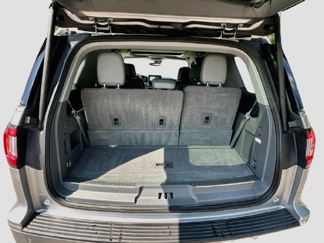 Used 2021 Lincoln Navigator Reserve w/ Luxury Package AWD/4WD image 27