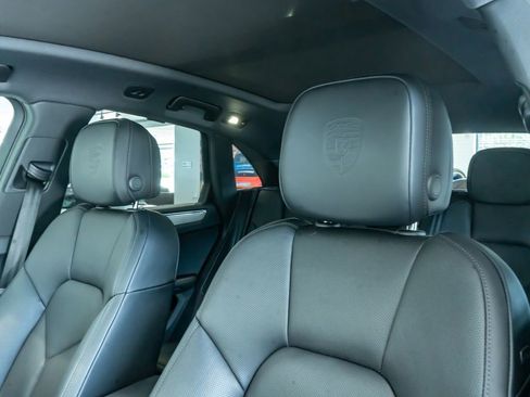 Certified 2026 Porsche Macan AWD/4WD image 16