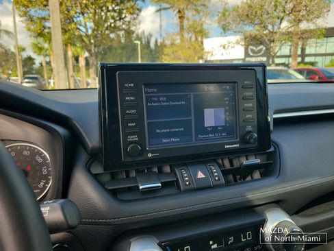 Used 2022 Toyota RAV4 XLE Premium image 1