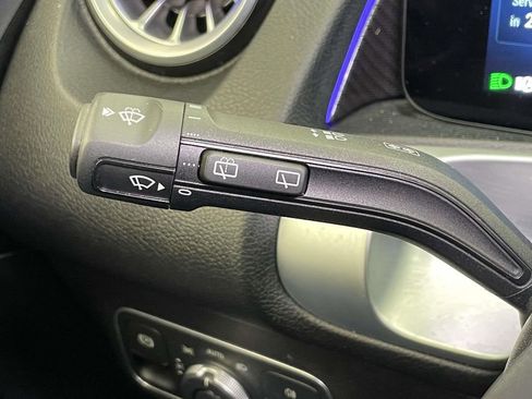 Used 2025 Mercedes-Benz GLB 35 AMG 4MATIC image 40