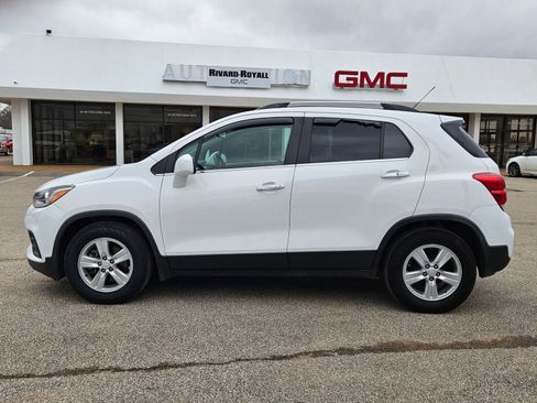 Used 2018 Chevrolet Trax LT w/ LT Convenience Package image 3