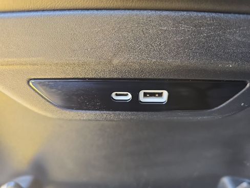 Used 2024 Chrysler Pacifica Touring-L FWD image 27