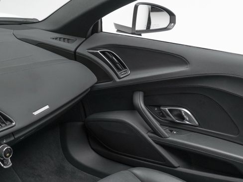 Used 2022 Audi R8 V10 image 32