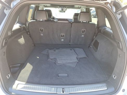 Used 2022 Jeep Grand Cherokee Overland w/ Luxury Tech Group IV image 6