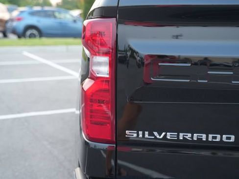 Used 2025 Chevrolet Silverado 1500 LT AWD/4WD image 45