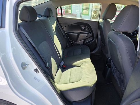 Used 2012 Kia Rio LX image 10
