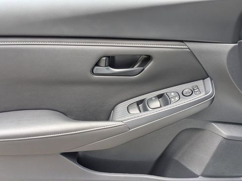 Used 2025 Nissan Sentra S FWD image 11