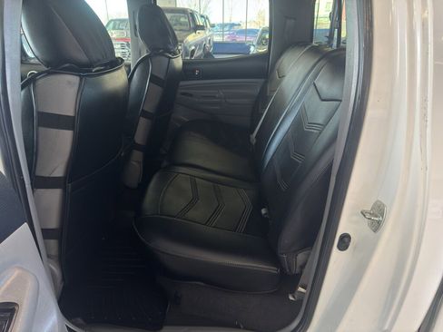 Used 2012 Toyota Tacoma 4x4 Double Cab image 12