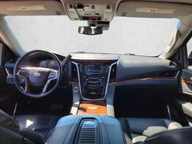 Used 2019 Cadillac Escalade Luxury AWD/4WD image 15