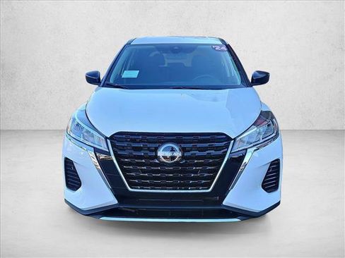 Used 2024 Nissan Kicks S image 2