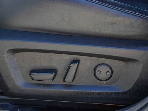 Used 2023 Mitsubishi Outlander SE image 25