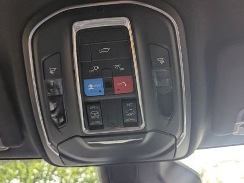Used 2022 Jeep Grand Cherokee L Laredo AWD/4WD image 41