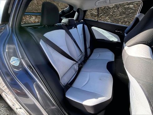 Used 2016 Toyota Prius Three image 22