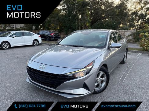 Used 2022 Hyundai Elantra SE w/ Preferred Accessory Package FWD image 1